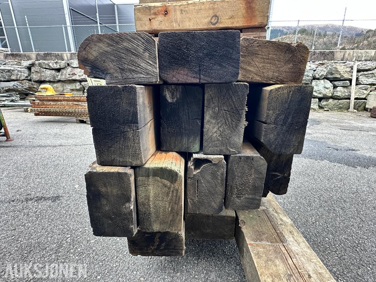 Diverse impregnerte bjelker/treklosser 5"x9" i varierende lengder