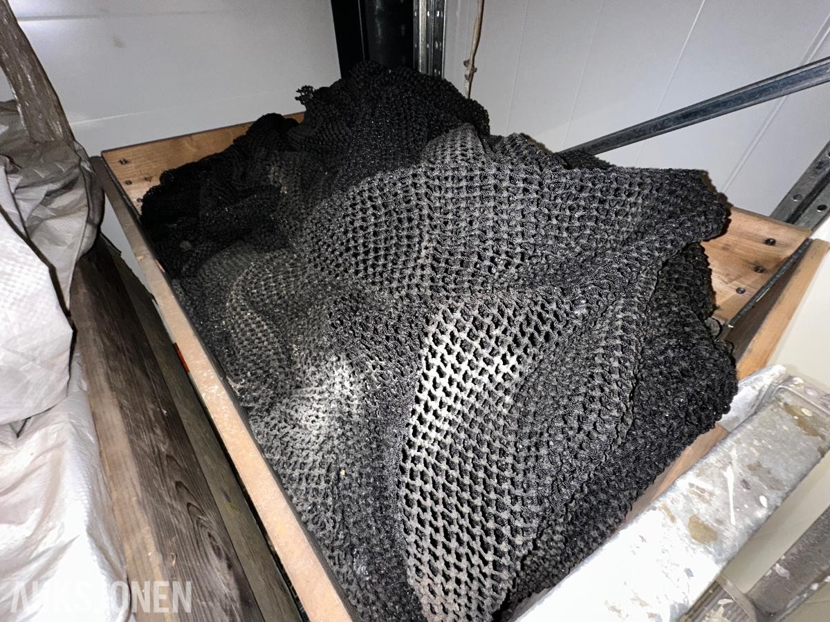 Skytenot i nylon – brukt – lagret i pall
