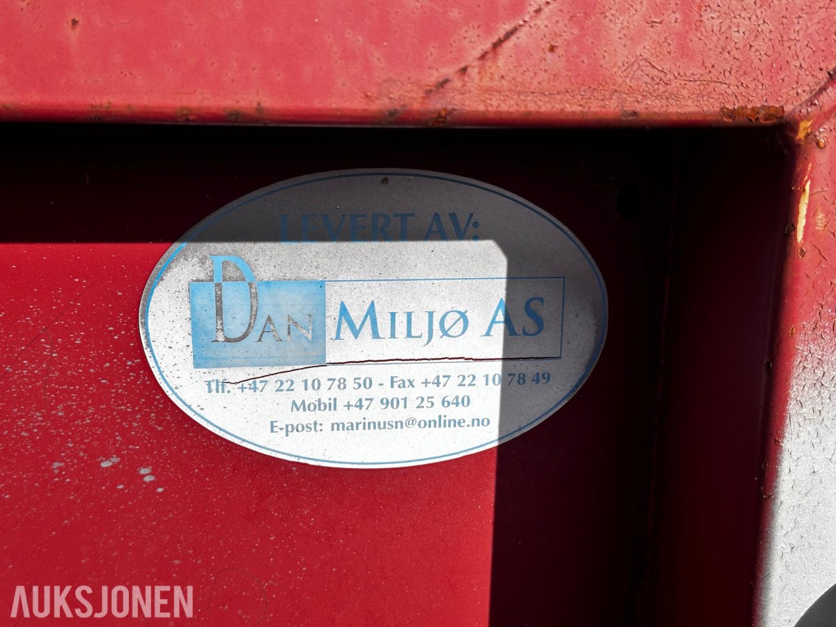 Stålcontainer / tankcontainer med pumpe – reparasjonsobjekt
