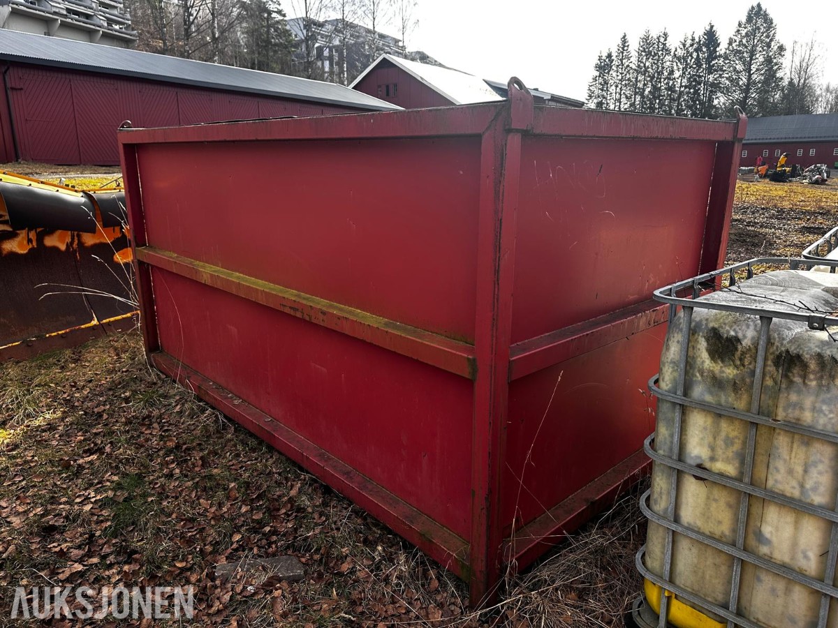 Stålcontainer / tankcontainer med pumpe – reparasjonsobjekt