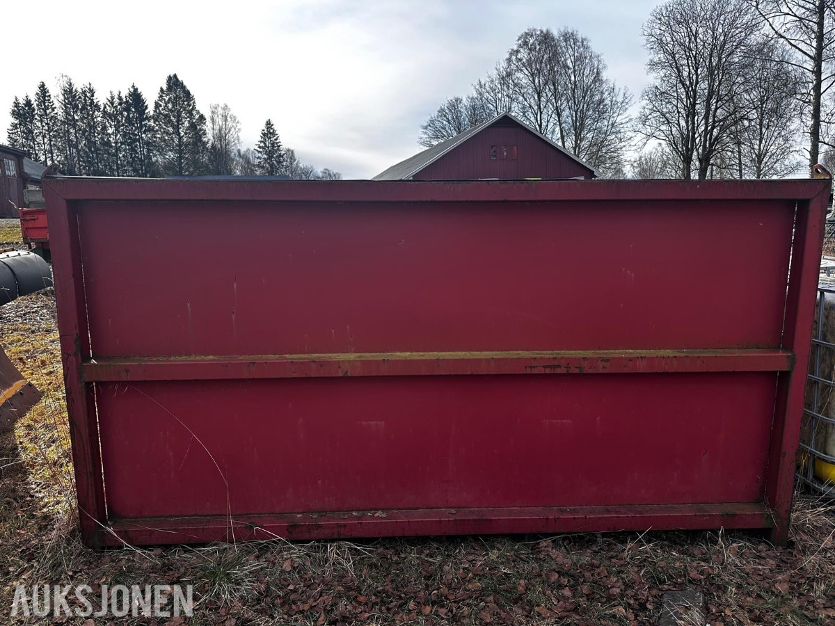 Stålcontainer / tankcontainer med pumpe – reparasjonsobjekt