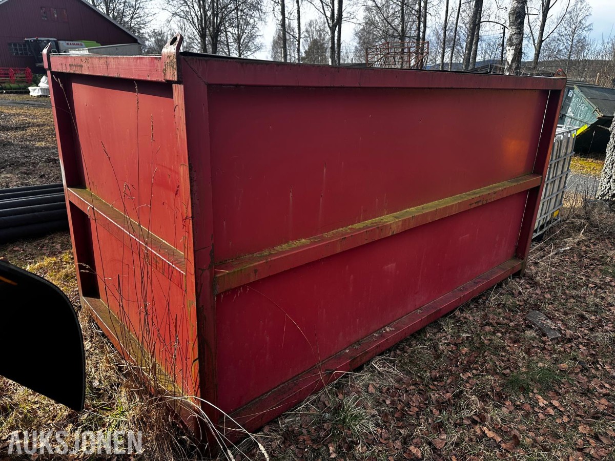 Stålcontainer / tankcontainer med pumpe – reparasjonsobjekt