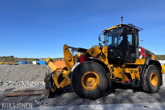 2024 Cat 938 Hjullaster - Spakstyring - Pallegafler - Skuffe - Gått kun 572 timer - Serviceavtale - Sertifisert til nov. 2026