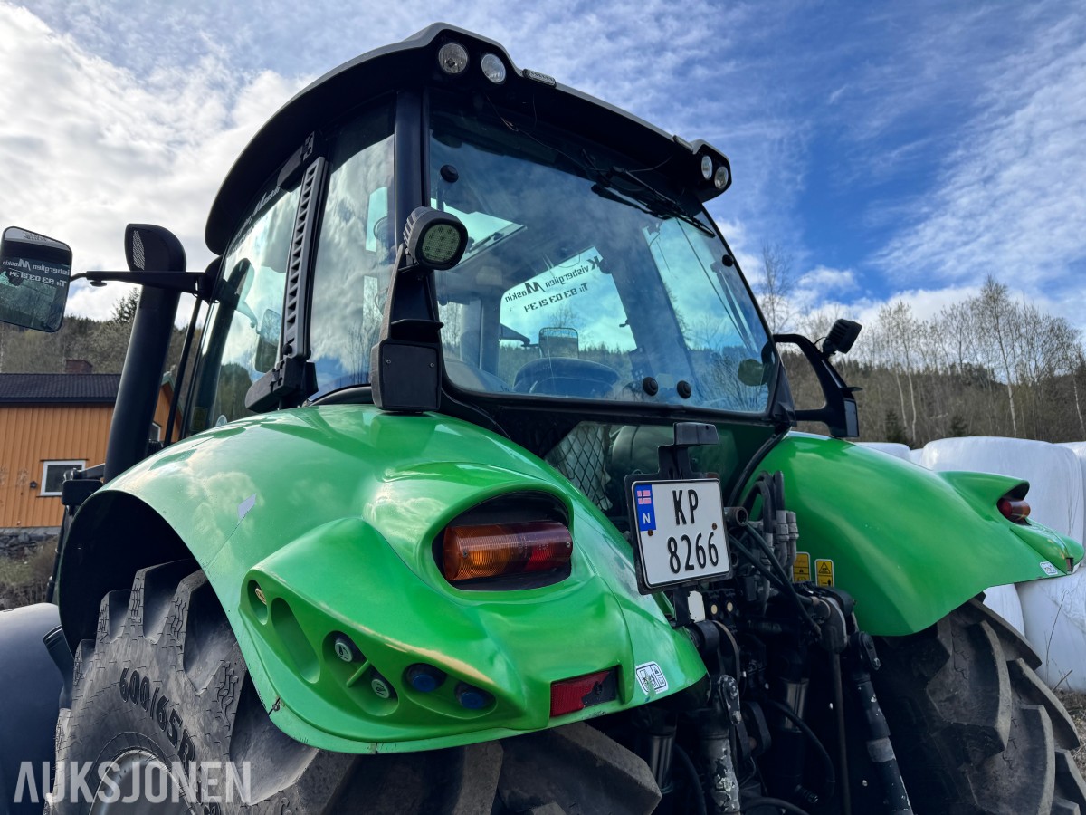 2012 Deutz Agrotron 620 TTV traktor med laster, brøyterigget