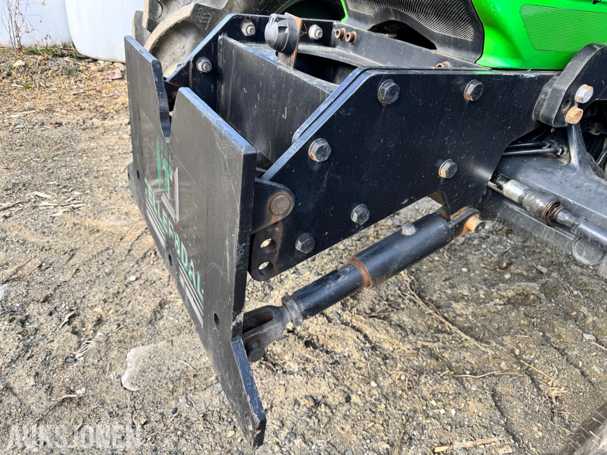 2012 Deutz Agrotron 620 TTV traktor med laster, brøyterigget