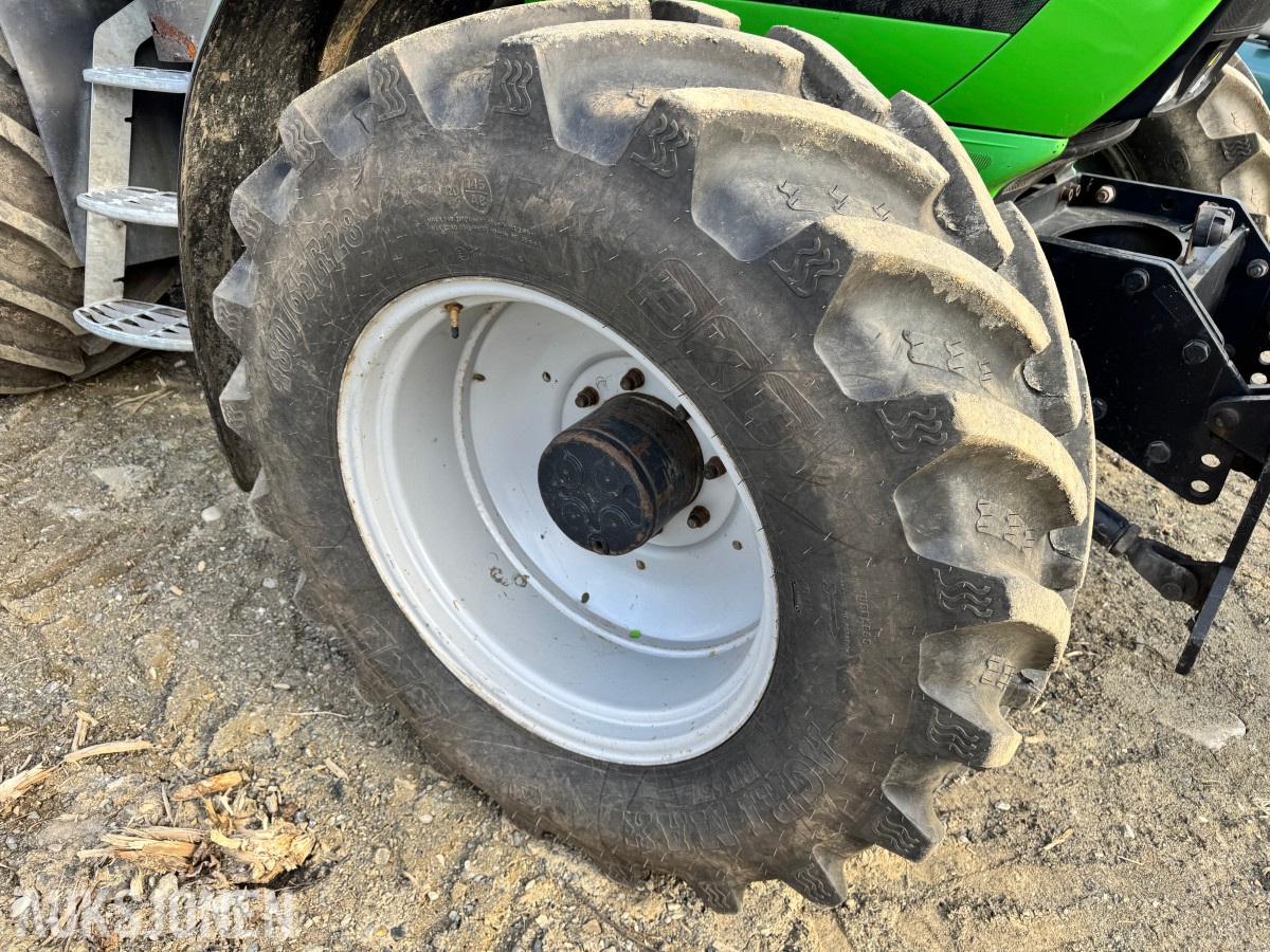 2012 Deutz Agrotron 620 TTV traktor med laster, brøyterigget