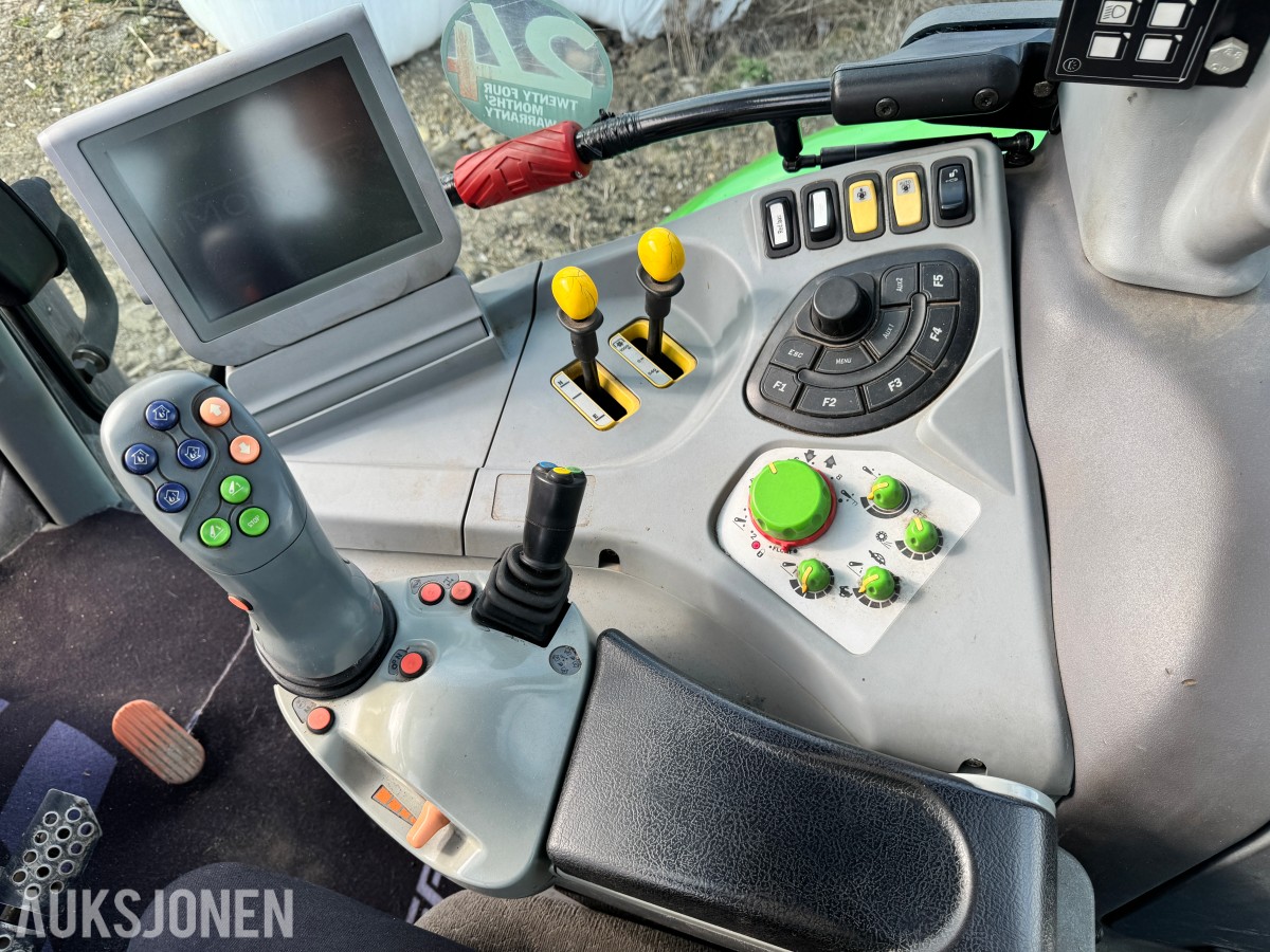 2012 Deutz Agrotron 620 TTV traktor med laster, brøyterigget