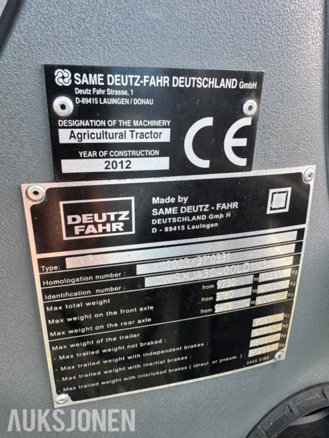 2012 Deutz Agrotron 620 TTV traktor med laster, brøyterigget