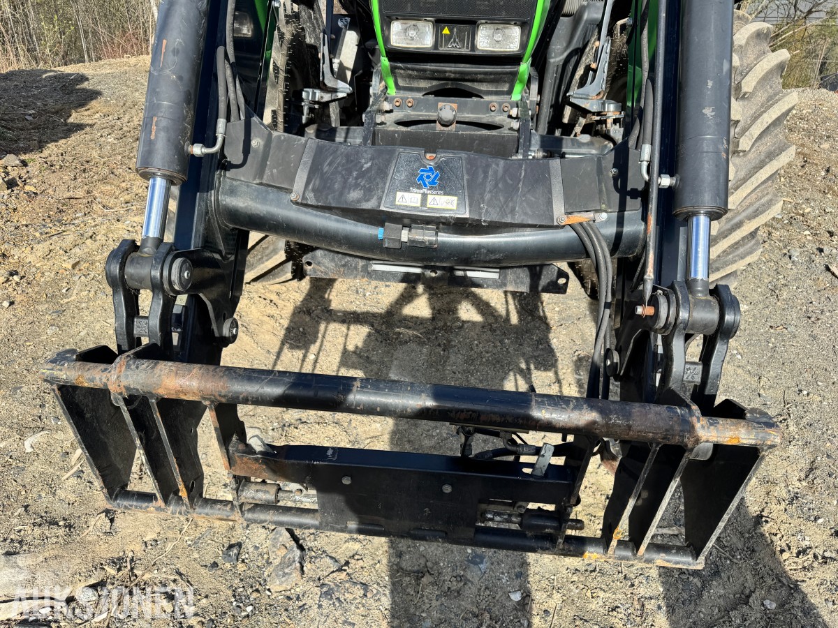 2012 Deutz Agrotron 620 TTV traktor med laster, brøyterigget