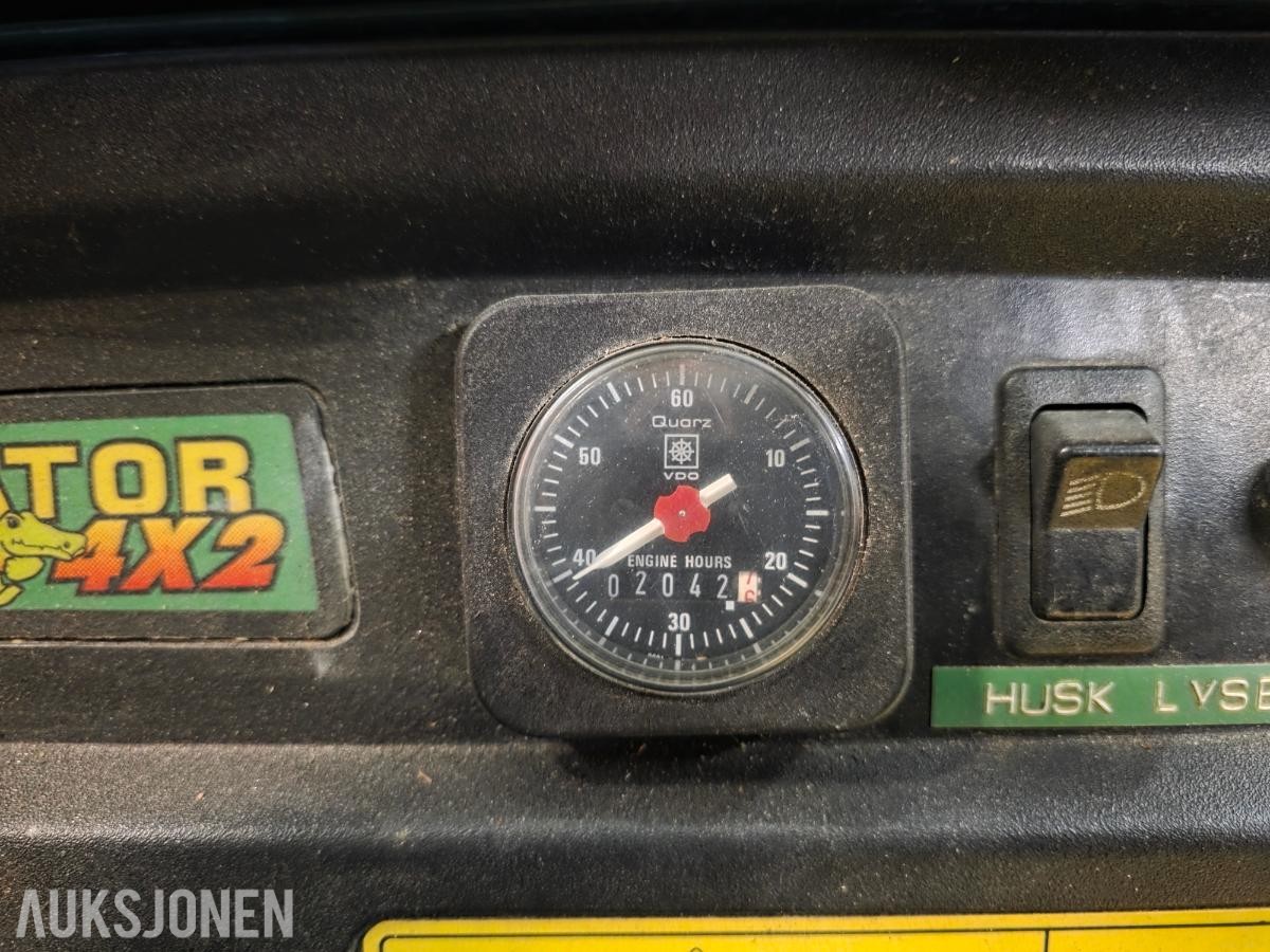 1995 John Deere Gator 4x2 – rep.objekt – med hytte