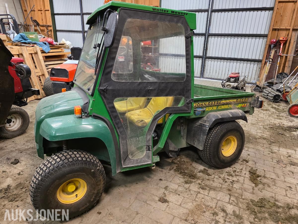1995 John Deere Gator 4x2 – rep.objekt – med hytte