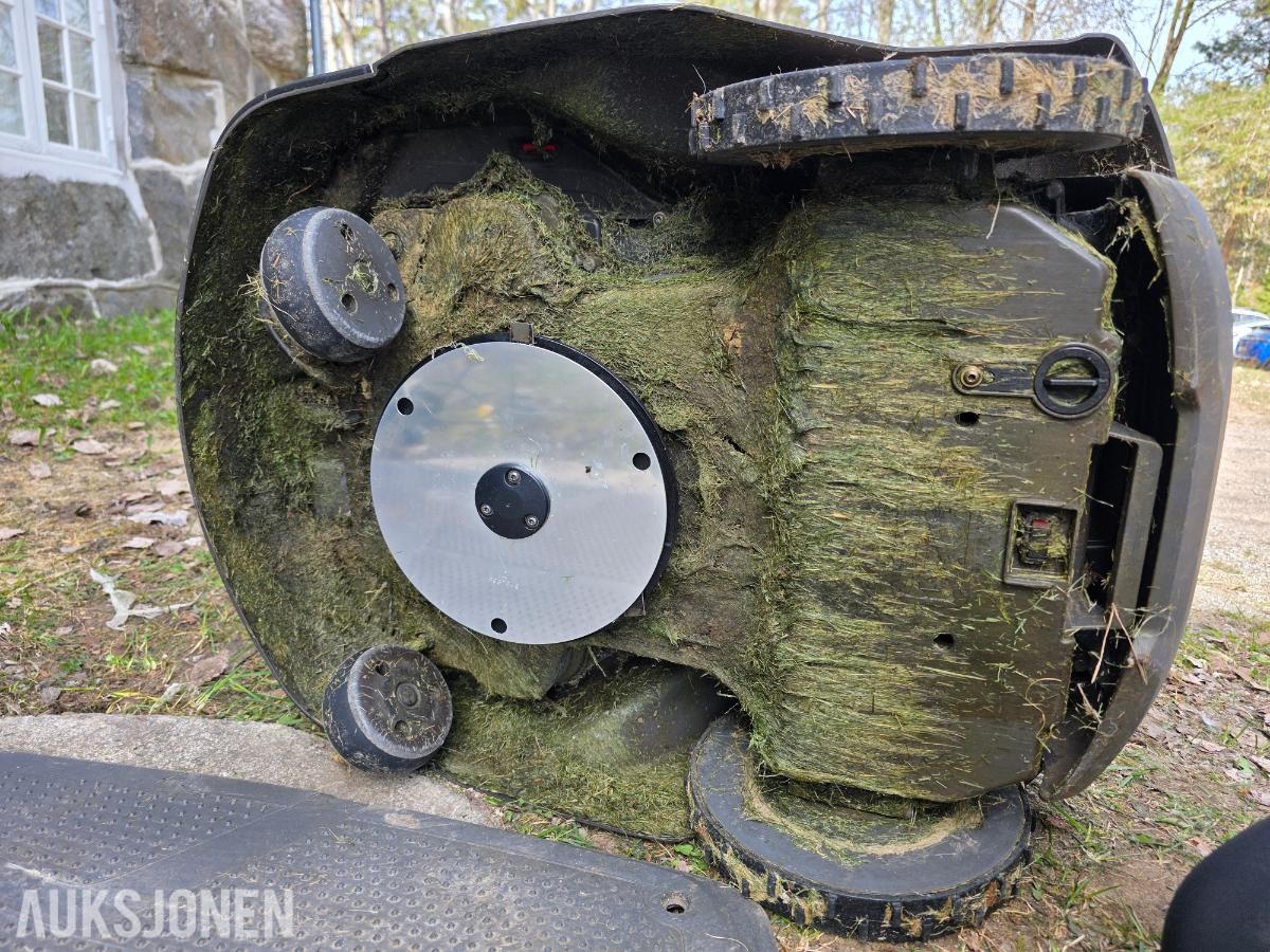 2021 HUSQVARNA AUTOMOWER 550 ROBOTKLIPPER MED LADESTASJON