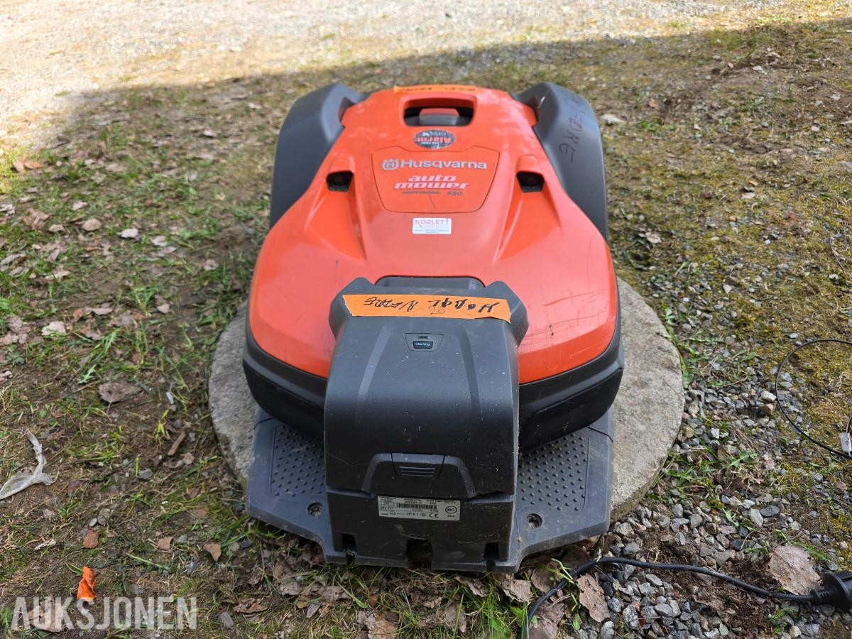 2021 HUSQVARNA AUTOMOWER 550 ROBOTKLIPPER MED LADESTASJON