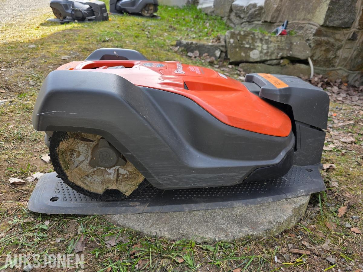 2021 HUSQVARNA AUTOMOWER 550 ROBOTKLIPPER MED LADESTASJON