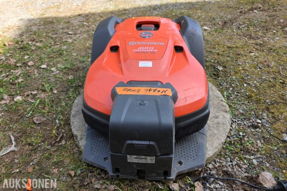 2021 HUSQVARNA AUTOMOWER 550 ROBOTKLIPPER MED LADESTASJON