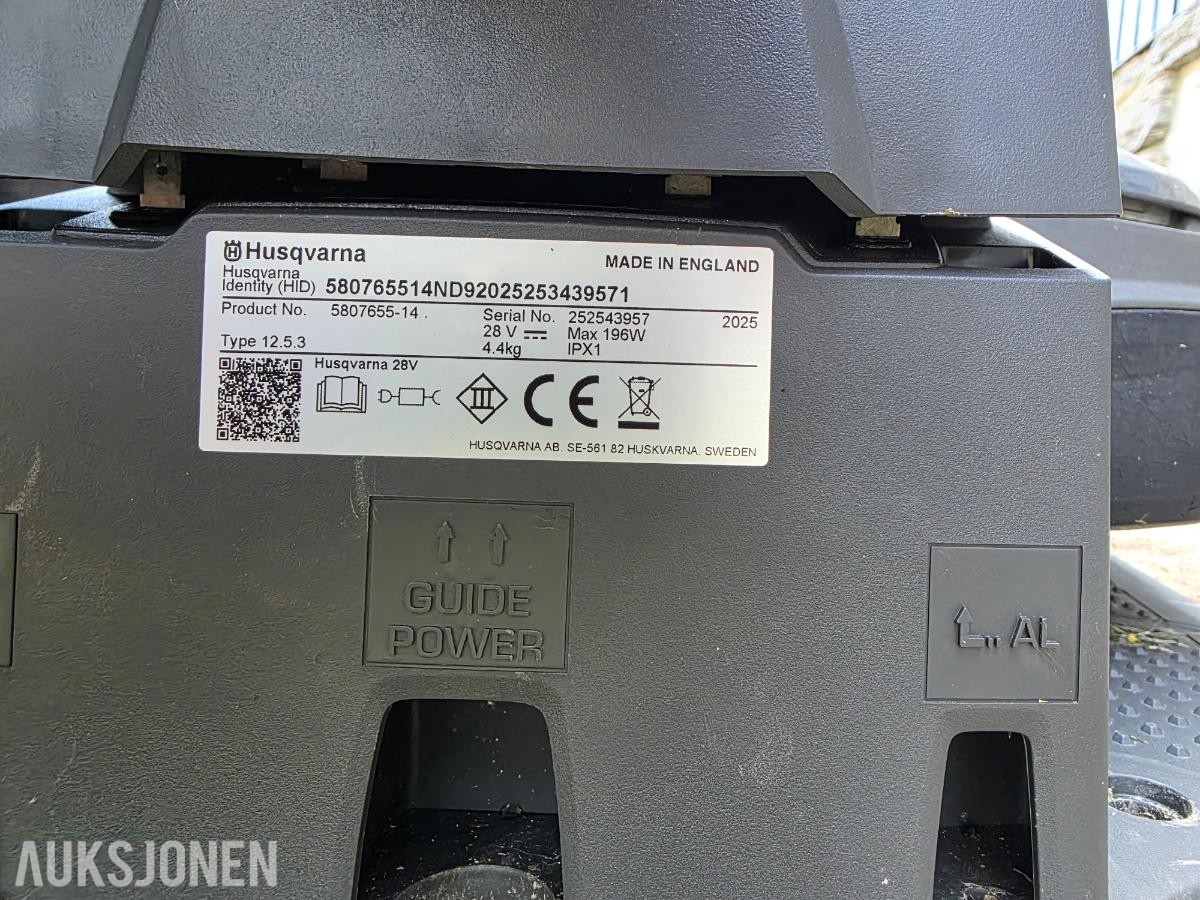 HUSQVARNA AUTOMOWER 450X ROBOTKLIPPER MED LADESTASJON
