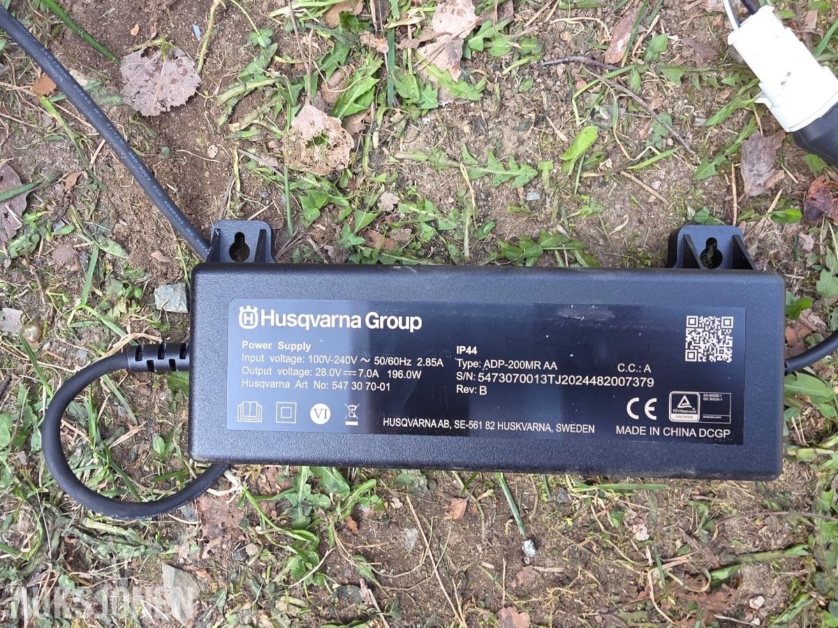 HUSQVARNA AUTOMOWER 450X ROBOTKLIPPER MED LADESTASJON