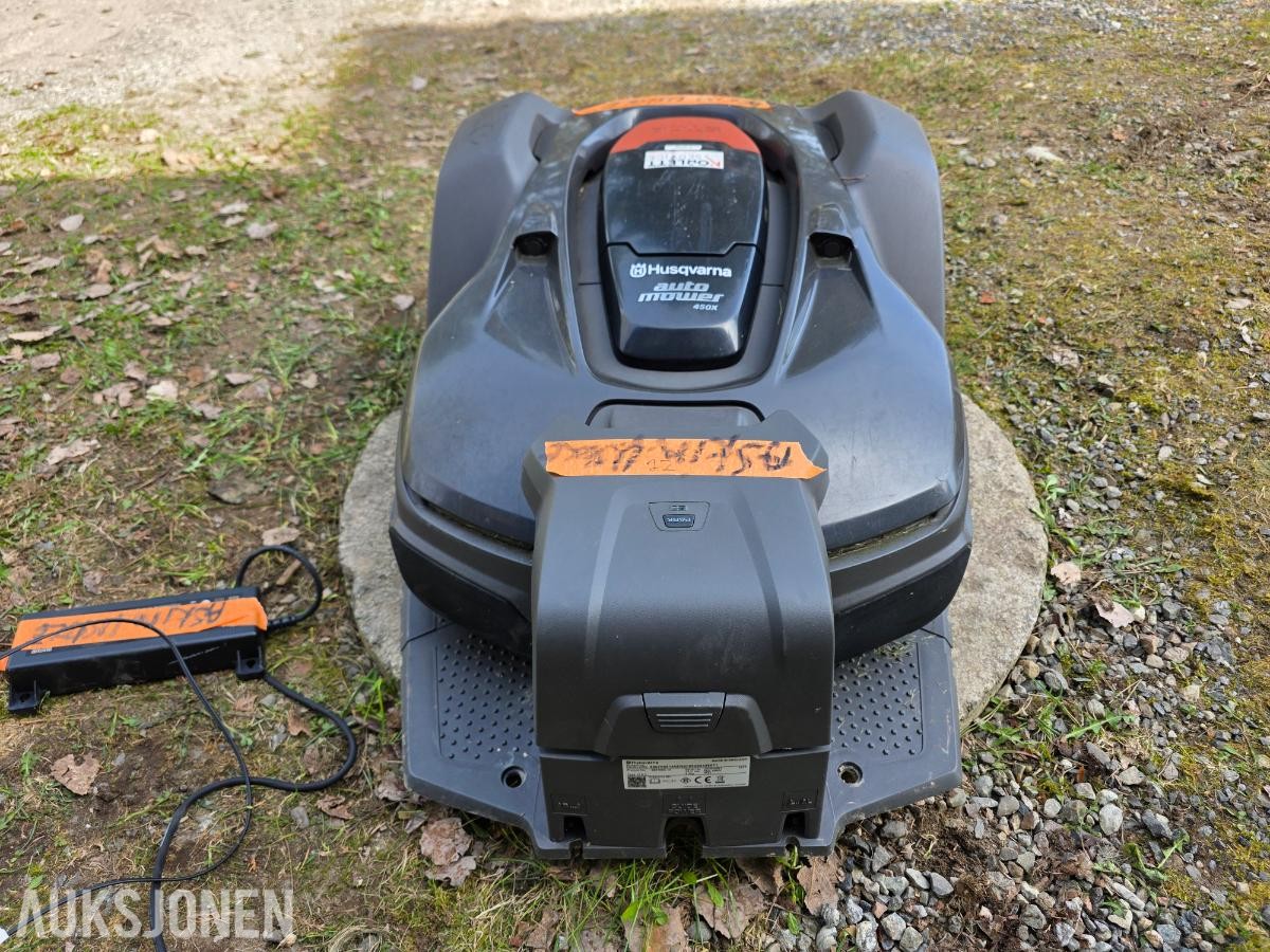 HUSQVARNA AUTOMOWER 450X ROBOTKLIPPER MED LADESTASJON