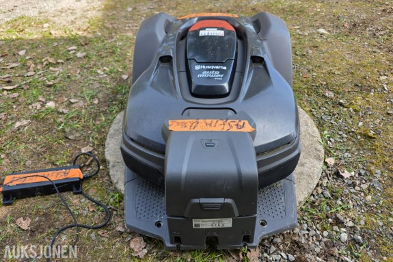 HUSQVARNA AUTOMOWER 450X ROBOTKLIPPER MED LADESTASJON