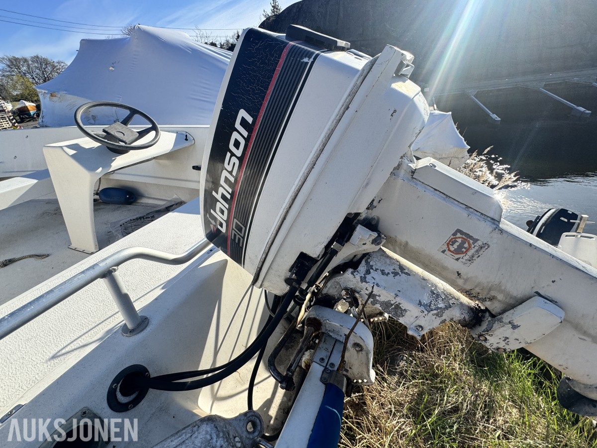 Askeladden 15 fot Skjærgårdsjeep /m 30hk påhengsmotor