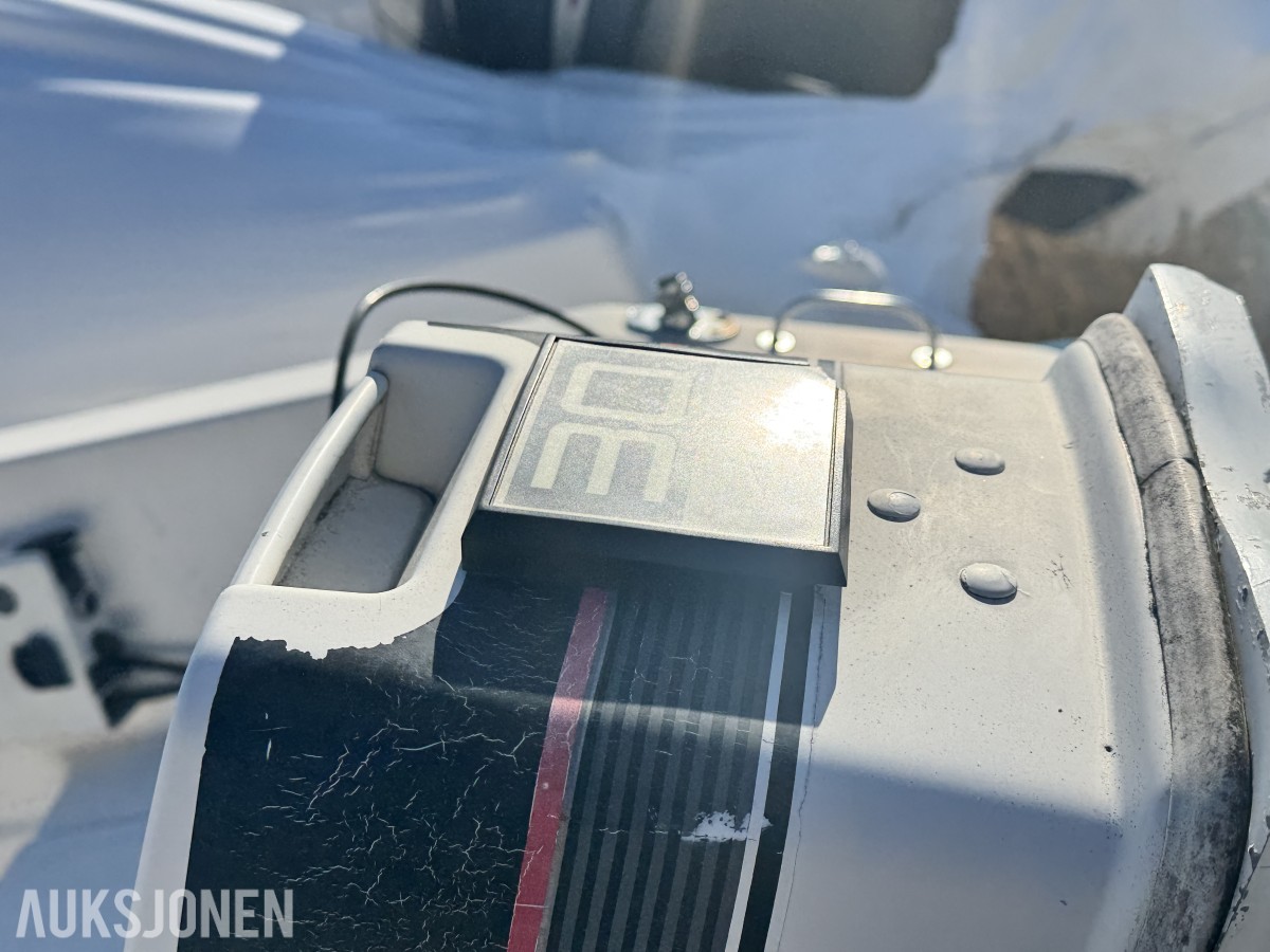 Askeladden 15 fot Skjærgårdsjeep /m 30hk påhengsmotor