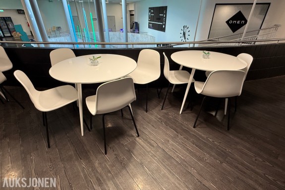2 STK Runde spisebord med 7 STK stoler – komplett sett