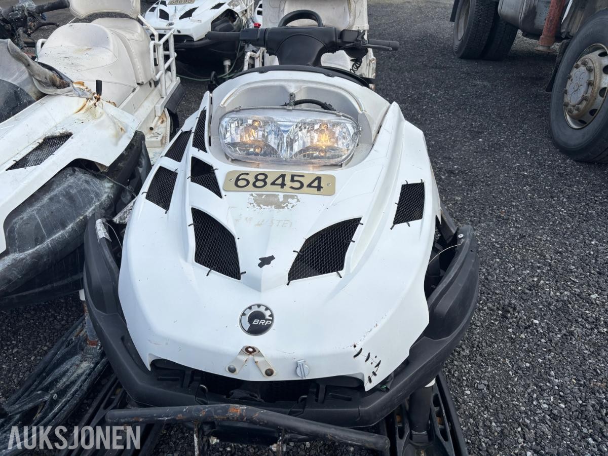 2 stk. 2008 LYNX YETI PRO V800 ARMY