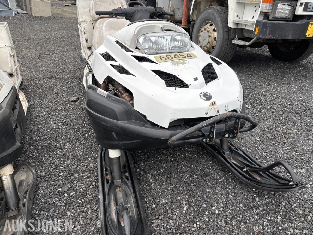 2 stk. 2008 LYNX YETI PRO V800 ARMY