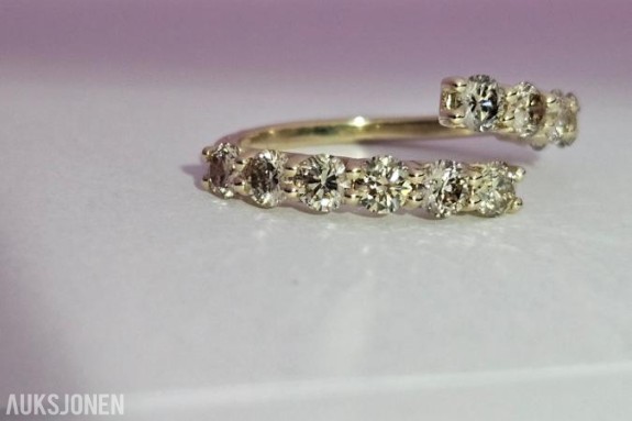 1.67CT DIAMANTRING I 14K GULL. HELT NATURLIGE DIAMANTER! TAKSTBREV OG SERTIFIKAT!