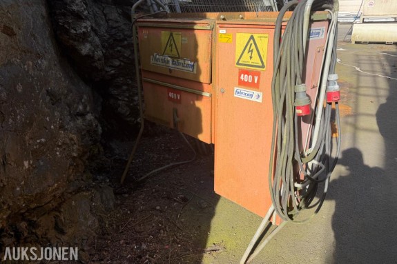 Strømfordelingsskap / byggestrøm 400V - med uttak og sikringer