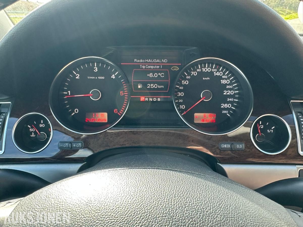 2008 Audi A8 3.0 232hk QUATTRO skinnseter soltak nøkkelløs start