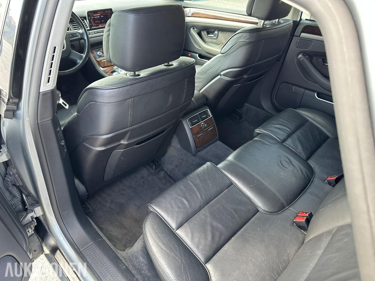 2008 Audi A8 3.0 232hk QUATTRO skinnseter soltak nøkkelløs start