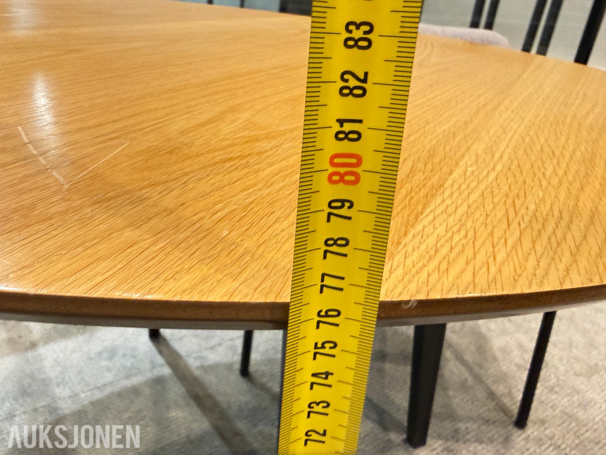 Rundt bord med 2 stoler – Actona
