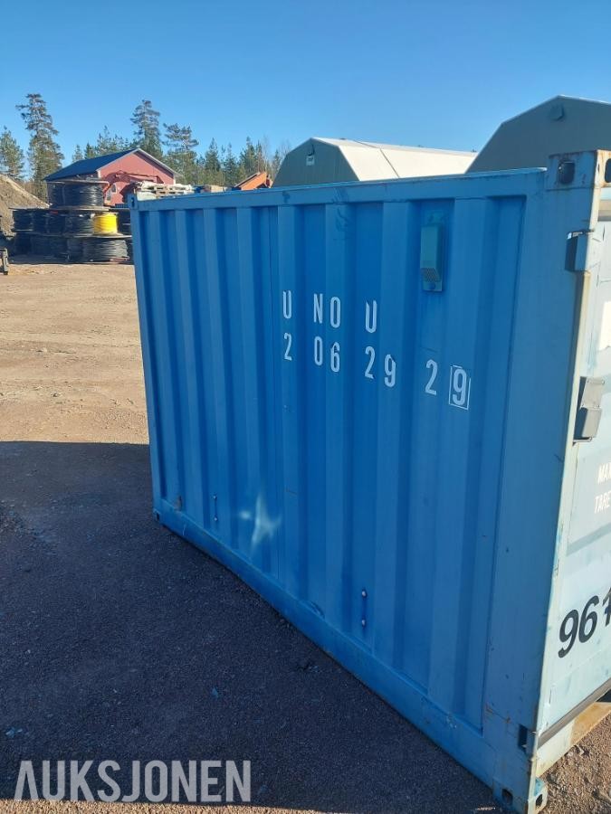 container med innredning og strøm