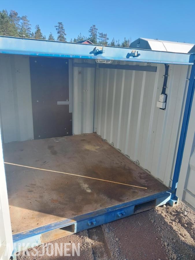 container med innredning og strøm