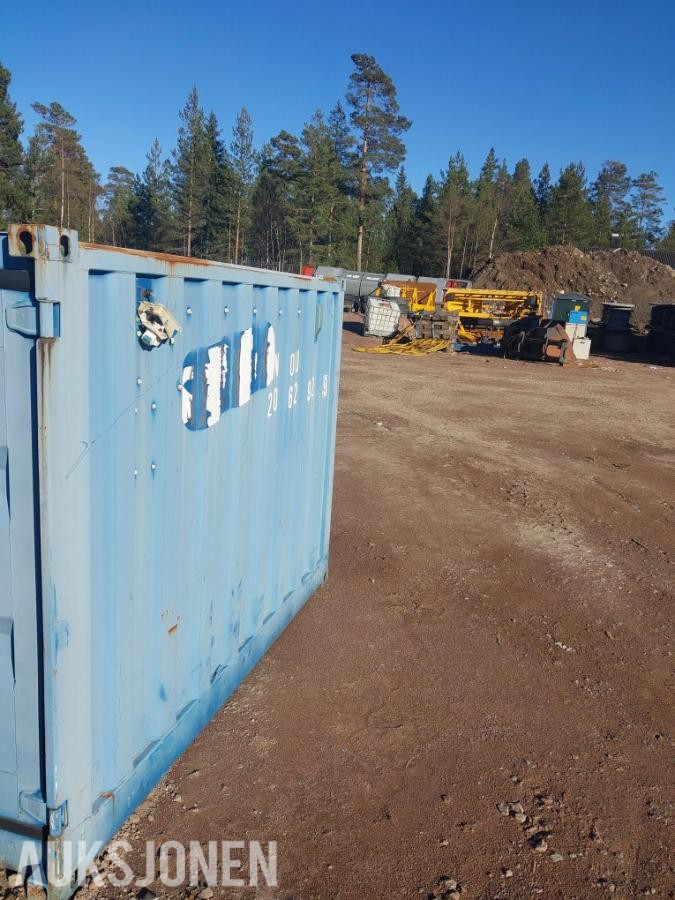 container med innredning og strøm