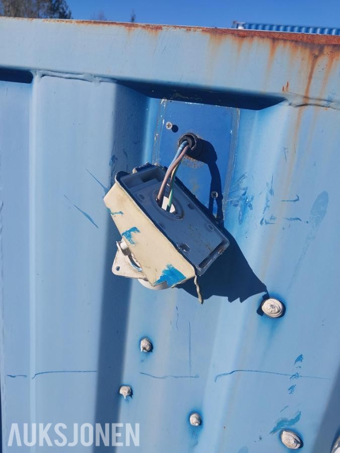 container med innredning og strøm