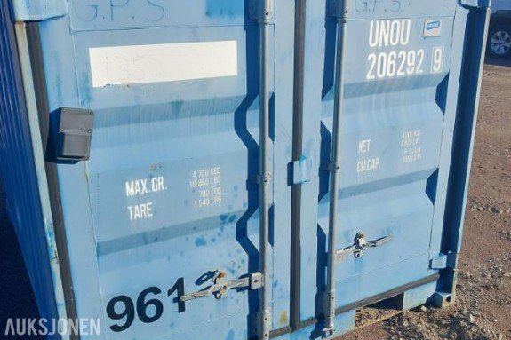 container med innredning og strøm