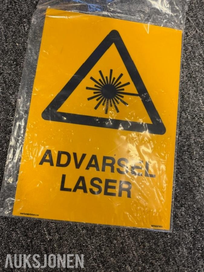 200W PULSERENDE LASER – FJERNING AV RUST, MALING, BELEGG, OLJE
