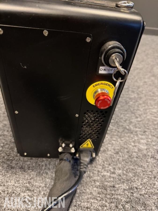 200W PULSERENDE LASER – FJERNING AV RUST, MALING, BELEGG, OLJE