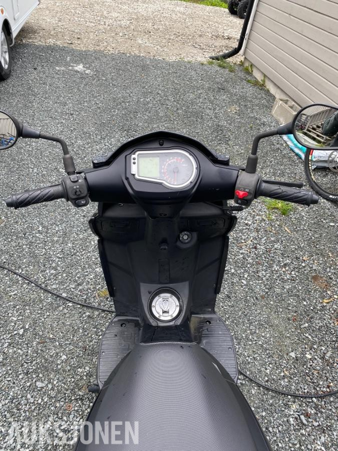 2018 Keeway X-Blade