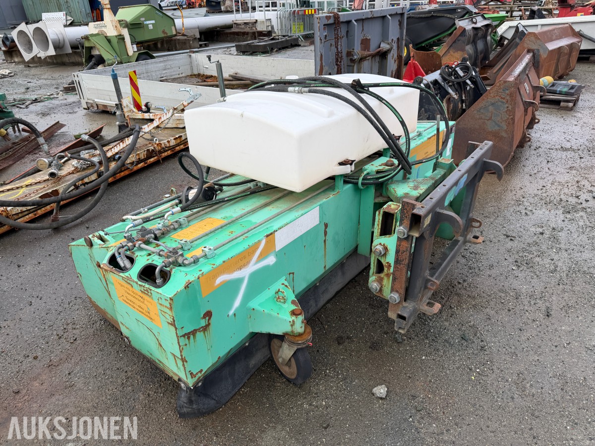 2003 feiemaskin SMB Soberheimer UKM 2.2 – med vanntank