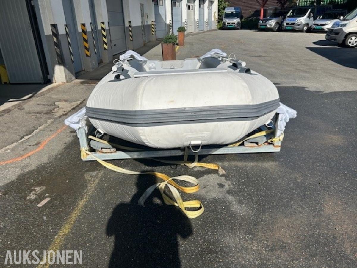Adonis UB300 RIB, ny i eske!