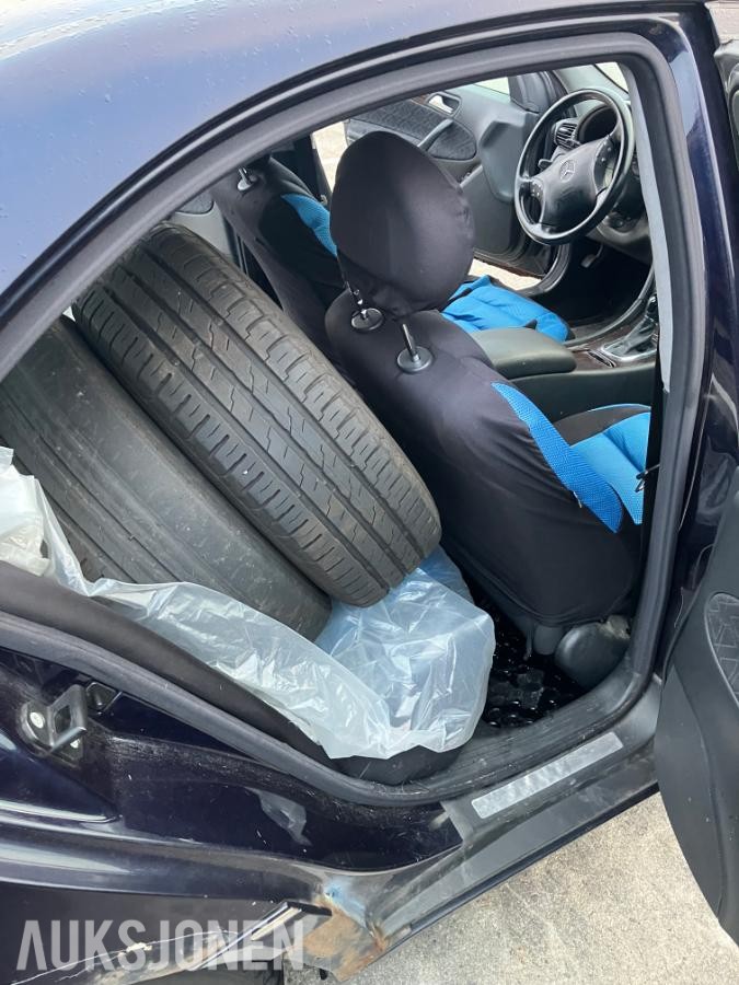 2003 Mercedes-Benz  C220 CDI 2.1 143hk automat hengerfeste s+v dekk