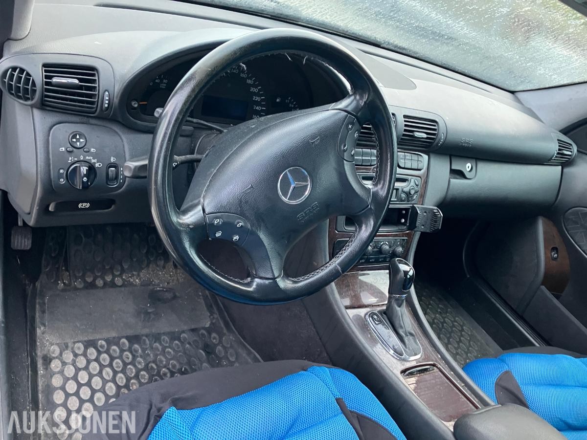 2003 Mercedes-Benz  C220 CDI 2.1 143hk automat hengerfeste s+v dekk