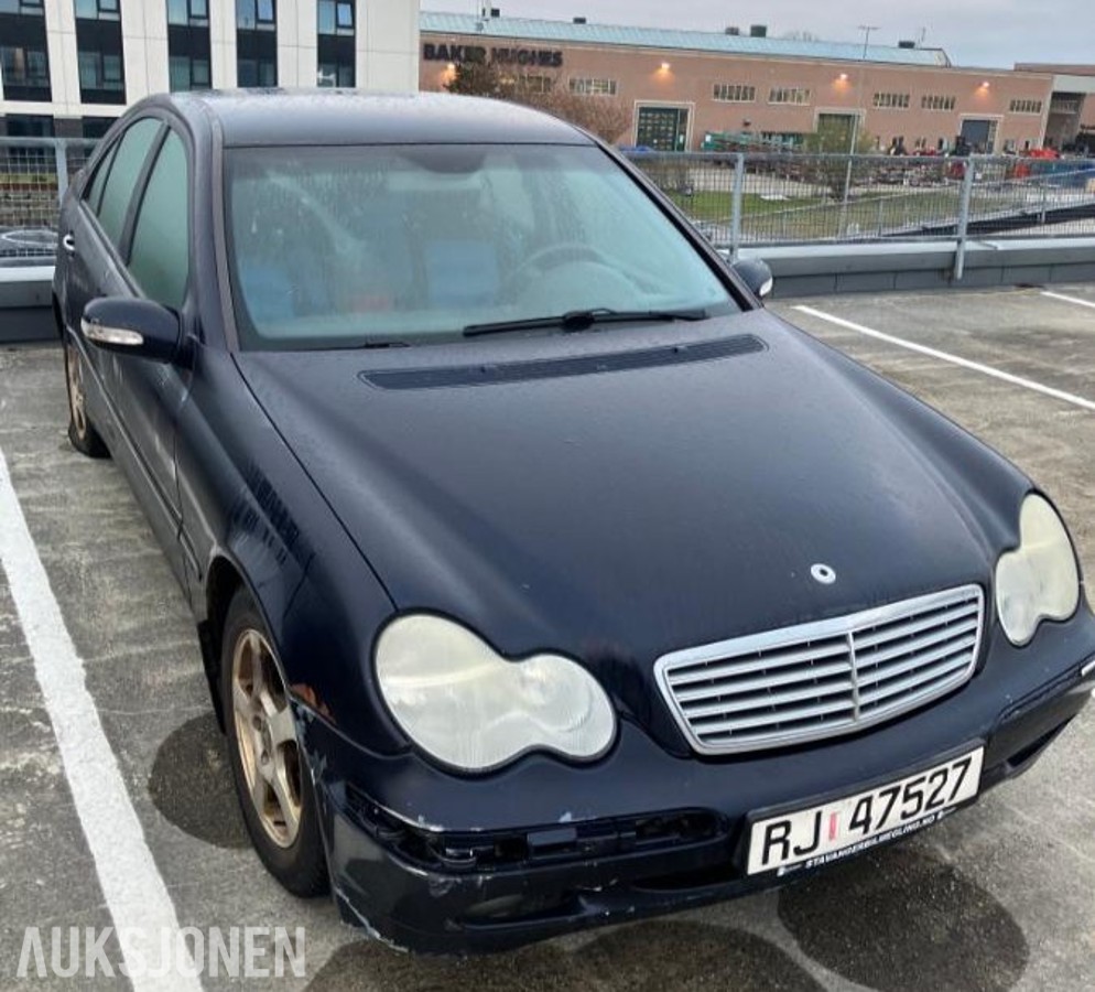 2003 Mercedes-Benz  C220 CDI 2.1 143hk automat hengerfeste s+v dekk