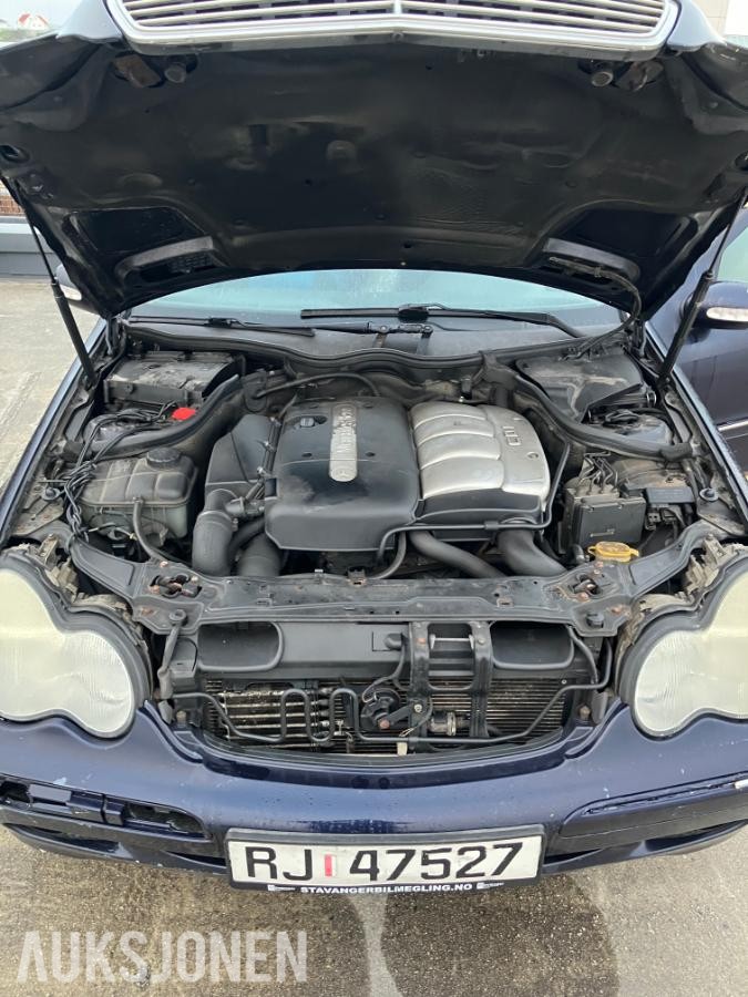 2003 Mercedes-Benz  C220 CDI 2.1 143hk automat hengerfeste s+v dekk