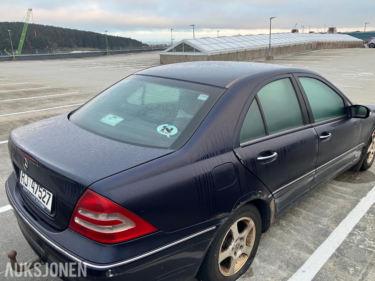 2003 Mercedes-Benz  C220 CDI 2.1 143hk automat hengerfeste s+v dekk