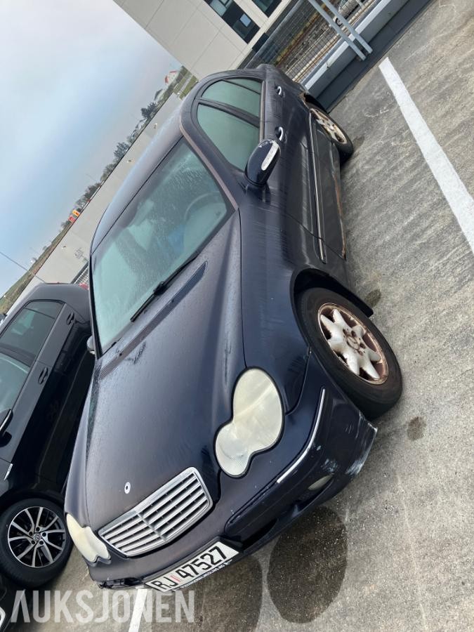 2003 Mercedes-Benz  C220 CDI 2.1 143hk automat hengerfeste s+v dekk