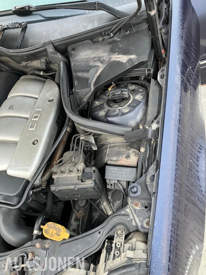 2003 Mercedes-Benz  C220 CDI 2.1 143hk automat hengerfeste s+v dekk